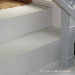 die_terrazzomanufaktur_de_Stufen_08.jpg